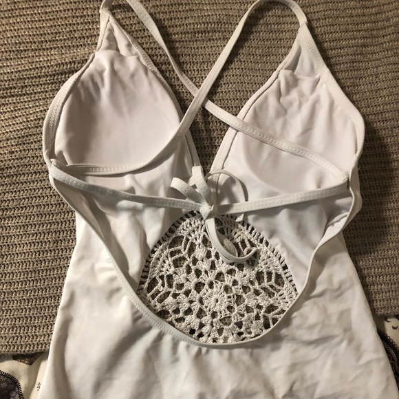 White knit one piece bathing suit - Picture 4 of 5